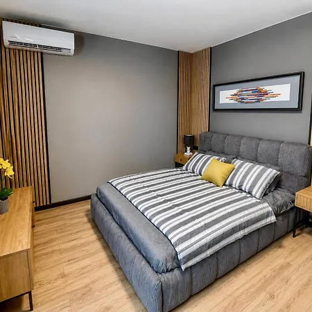 דירה Modern 2 Bedroom With Big Terrace