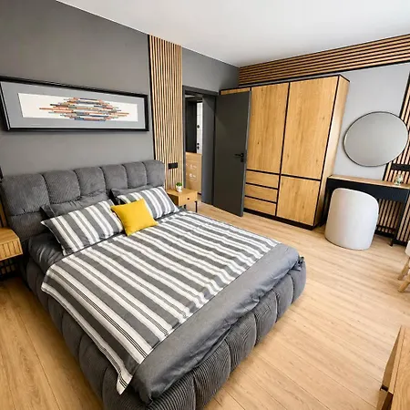 דירה Modern 2 Bedroom With Big Terrace